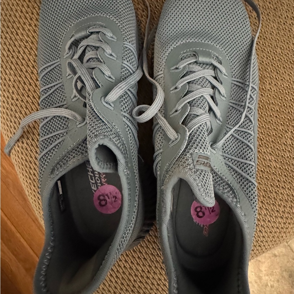 Skechers Women's Light Gray Athletic Shoes
